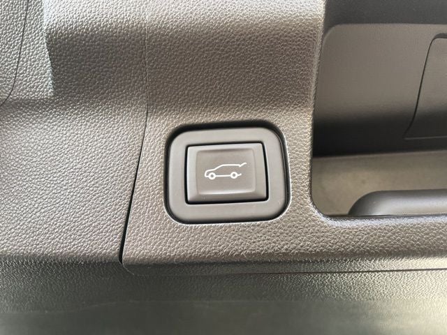 2023 GMC Acadia SLT - Photo 13