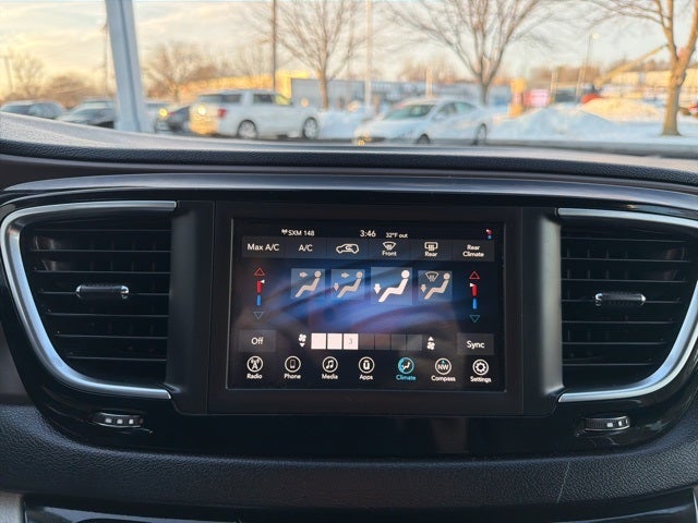 2020 Chrysler Voyager LXI