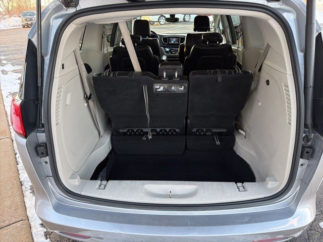 2020 Chrysler Voyager LXI