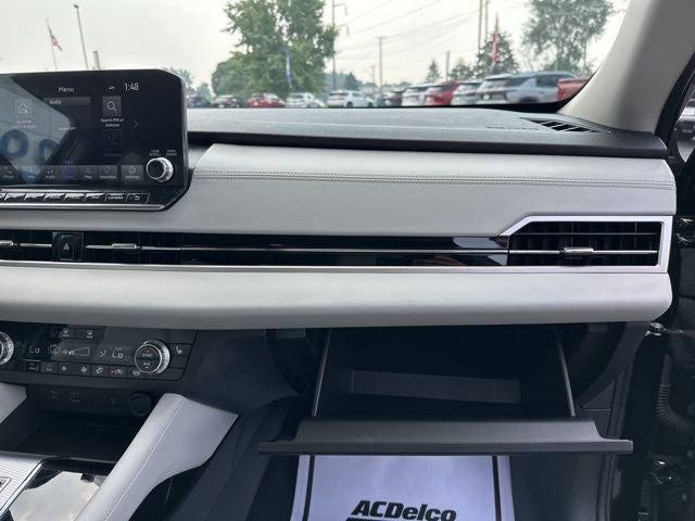 2023 Mitsubishi Outlander Base
