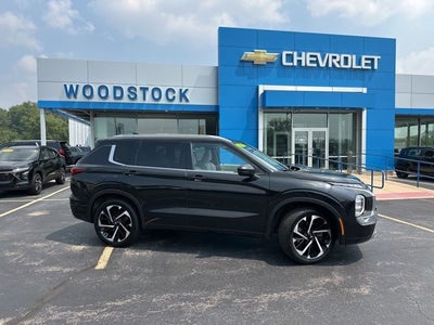 2023 Mitsubishi Outlander Base