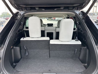 2023 Mitsubishi Outlander Base
