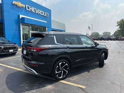 2023 Mitsubishi Outlander Base