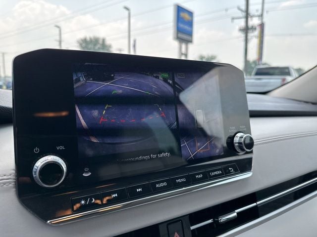 2023 Mitsubishi Outlander Base