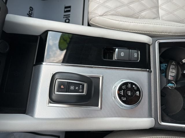 2023 Mitsubishi Outlander Base