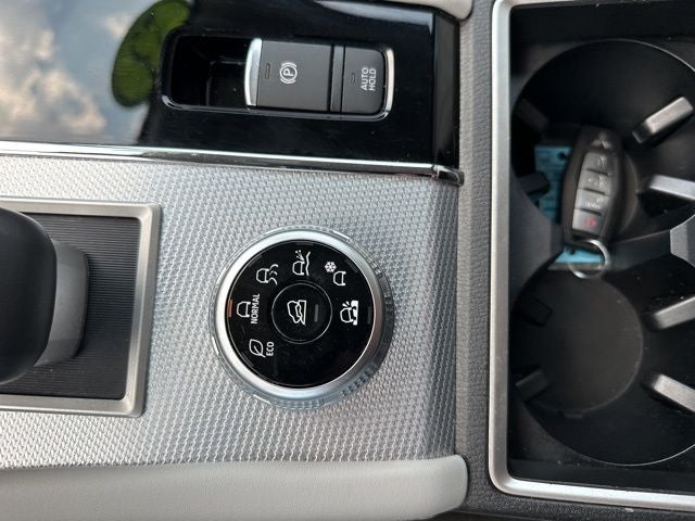 2023 Mitsubishi Outlander Base
