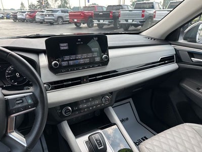 2023 Mitsubishi Outlander Base