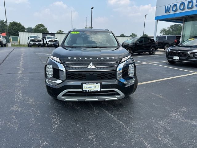 2023 Mitsubishi Outlander Base