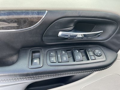 2014 Chrysler Town & Country Touring